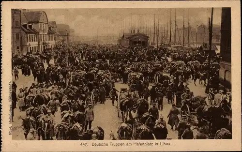 Ak Liepaja Libau Lettland, Deutsche Truppen am Hafenplatz, I WK
