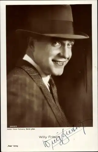 Ak Schauspieler Willy Fritsch, Portrait mit Hut, Ross Verlag 3446/1, Autogramm