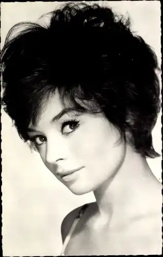 Ak Schauspielerin Pascale Petit, Portrait, kurze Haare