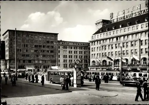 Ak Essen im Ruhrgebiet, Bahnhofsvorplatz, Bus