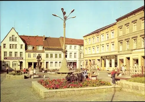 Ak Perleberg in der Prignitz, Großer Markt, Kreisbibliothek, Salon Marcel, Lebensmittelgeschäft