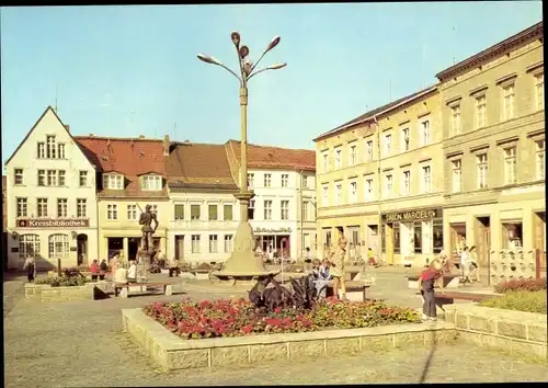 Ak Perleberg in der Prignitz, Großer Markt, Kreisbibliothek, Salon Marcel, Lebensmittelgeschäft