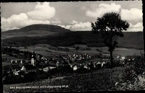 Ak Bad Brückenau im Sinntal Unterfranken, Panorama, Dreistelzberg, Kirche