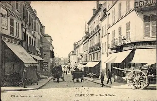 Ak Compiègne Oise, Rue Solférino, Kutschen, Bar