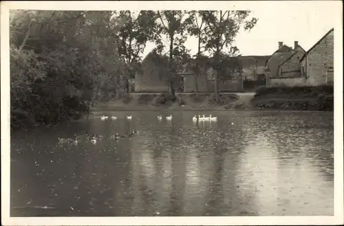 Ak Bragelogne Aube, Teilansicht, Teich