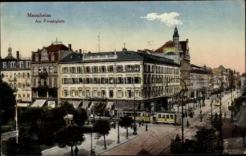 Ak Mannheim in Baden, Am Paradeplatz