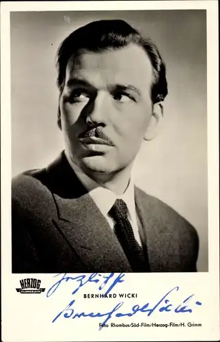 Ak Schauspieler Bernhard Wicki, Portrait aus dem Film Gefangene der Liebe, Autogramm