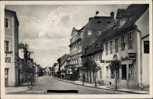 Ak Wermsdorf in Sachsen, Straßenpartie im Ort, Apotheke, Geschäfte