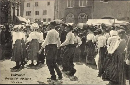 Ak Echternach Luxemburg, Procession dansante, Danseurs