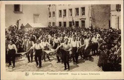 Ak Echternach Luxemburg, Procession dansante, Groupe de danseurs Echternachois