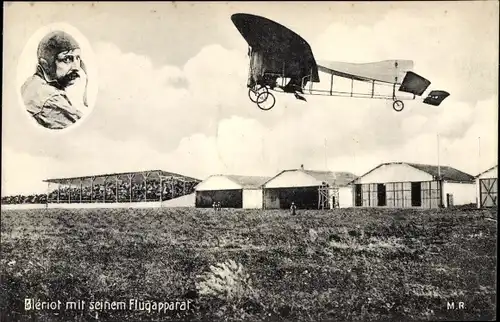 Ak Bleriot mit seinem Flugapparat, Flugzeug, Zuschauertribüne