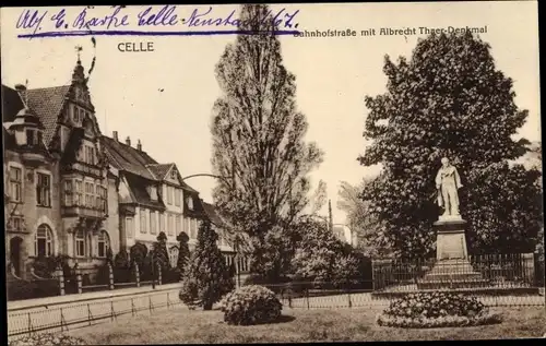 Ak Celle in Niedersachsen, Bahnhofstraße mit Albrecht Thaer Denkmal