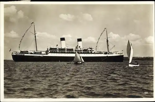 Ak Dampfschiff MS Monte Sarmiento, HSDG, Segelboote