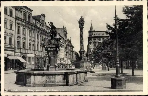 Ak Świdnica Schweidnitz Schlesien, Ring mit Neptunbrunnen