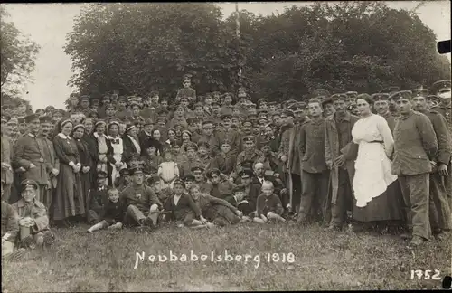 Foto Ak Neubabelsberg Potsdam in Brandenburg, Deutsche Soldaten in Uniformen, Gruppenaufnahme