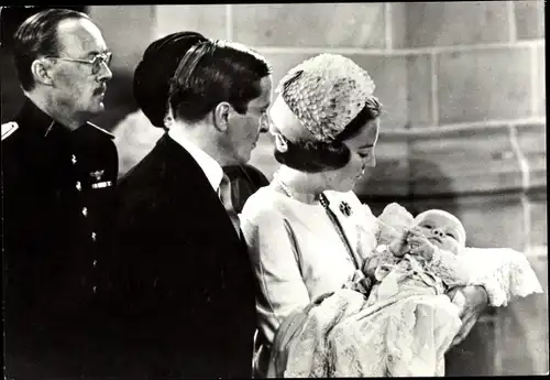 Ak Prinzessin Beatrix mit Gemahl Claus Amsberg und Sohn Wilhelm Alexander, St. Jacobskerk, 1967