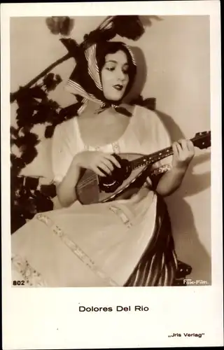 Ak Schauspielerin Dolores Del Rio, Portrait, Tracht, Ukolele