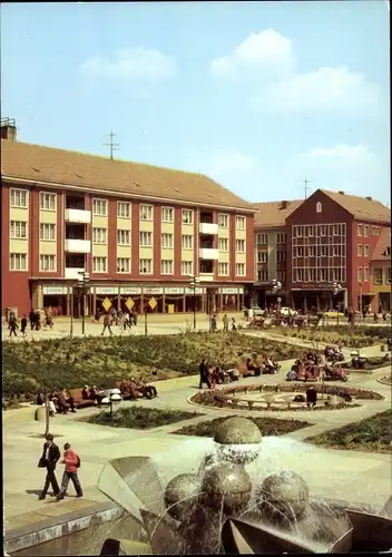 Ak Jena in Thüringen, Platz der Kosmonauten, Brunnen