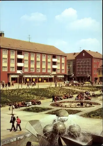 Ak Jena in Thüringen, Platz der Kosmonauten, Brunnen