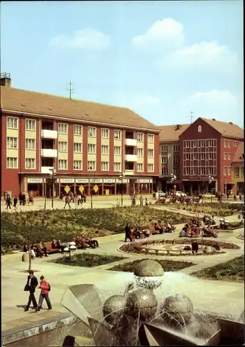 Ak Jena in Thüringen, Platz der Kosmonauten, Brunnen