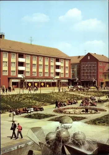 Ak Jena in Thüringen, Platz der Kosmonauten, Brunnen