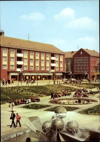 Ak Jena in Thüringen, Platz der Kosmonauten, Brunnen