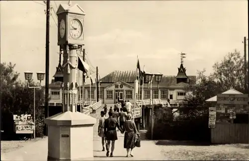 Ak Ostseebad Ahlbeck Heringsdorf auf Usedom, Seebrücke, Uhr