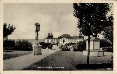 Ak Ostseebad Ahlbeck Heringsdorf auf Usedom, Seebrücke, Uhr