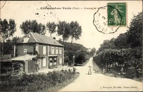 Ak Chaumont in Vexin Oise, Gesamtansicht der Avenue de la Gare