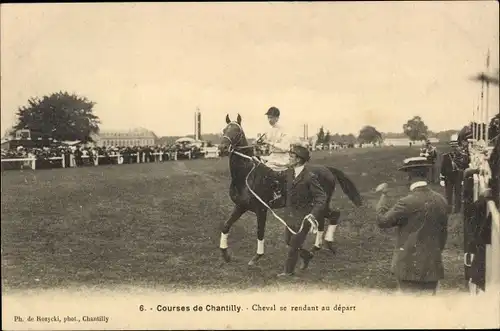 Ak Chantilly Oise, Pferd geht an den Start, Rennen