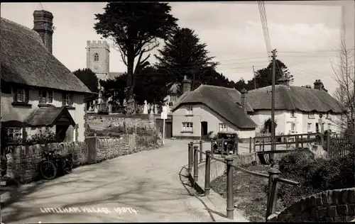 Ak Littleham South-West England, Straßenpartie, Wohnhäuser