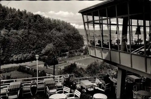 Ak Bad Driburg in Westfalen, Blick vom Cafe Falkenhöhe zum Schwimmbad