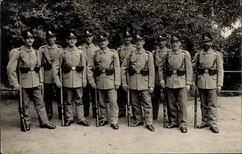 Foto Ak Soldaten in Uniformen, I. WK