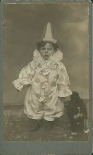 Kabinett Foto Kind im Clownskostüm, Portrait