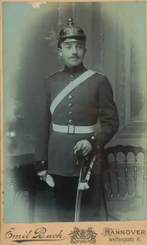 Kabinett Foto Hannover, Deutscher Soldat in Uniform, Standportrait