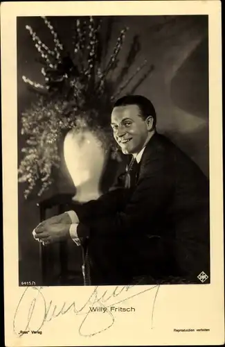 Ak Schauspieler Willy Fritsch, Portrait, Blumenvase, Verlag Ross 6415/1, Autogramm
