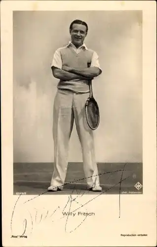 Ak Schauspieler Willy Fritsch, Standportrait, Tennisschläger, Autogramm