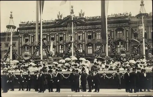 Ak Berlin Mitte, Pariser Platz im Festschmuck zur Vermählung des Kronprinzenpaares 1905