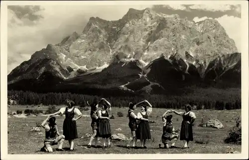 Ak Tanzende Menschen in Tiroler Volkstracht