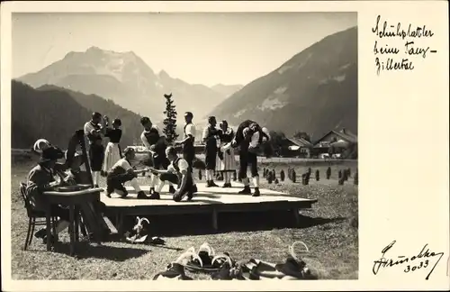 Ak Schuhplattler beim Tanz, Zillertal Tirol, Volkstrachten