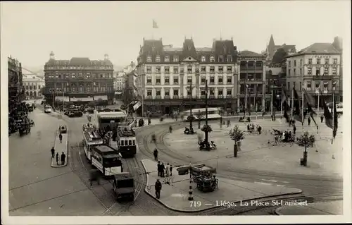 Ak Liège Lüttich Wallonien, La Place St-Lambert, Straßenbahnen