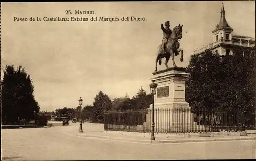 Ak Madrid Spanien, Paseo de la Castellana, Statue des Marques del Duero