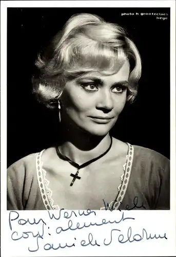Ak Schauspielerin Danièle Delorme, Autogramm