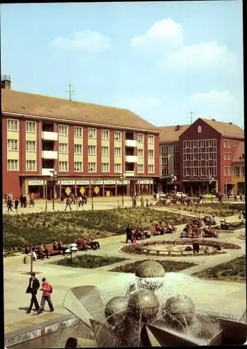 Ak Jena in Thüringen, Platz der Kosmonauten, Brunnen