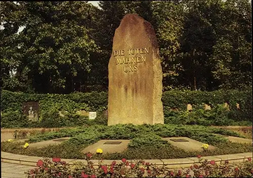 Ak Berlin Lichtenberg Friedrichsfelde, Gedenkstätte der Sozialisten