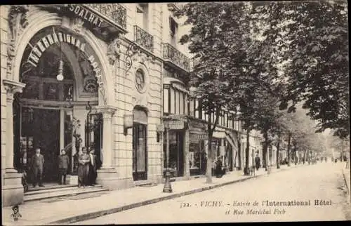 Ak Vichy-Allier, Rue Marechal Foch, International Hotel