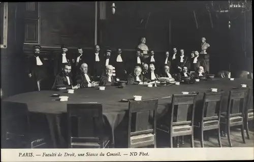 Ak Paris V Panthéon, Juristische Fakultät, Vorstandssitzung