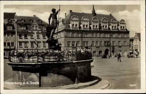 Ak Naumburg Saale, Brunnen, Gebäude