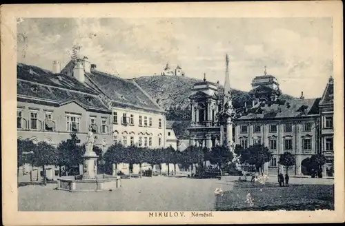 Ak Mikulov Nikolsburg Südmähren, Platz, Denkmal