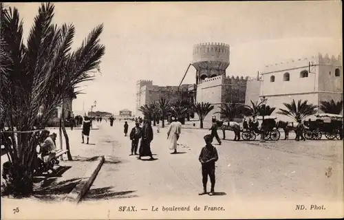 Ak Sfax Tunesien, Le boulevard de France, Kutschen, Turm